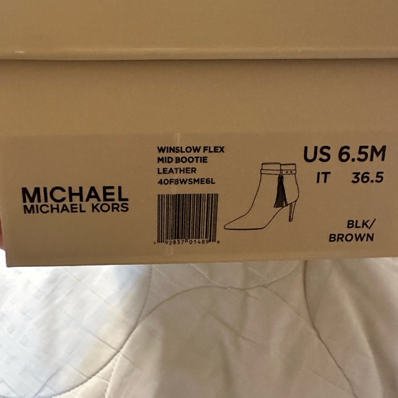 Never worn Michael Kors botties - Picture 4 of 4